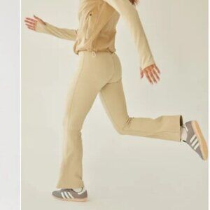Outdoor Voices Frost Knit Tan Flare Gym Pants Size XL